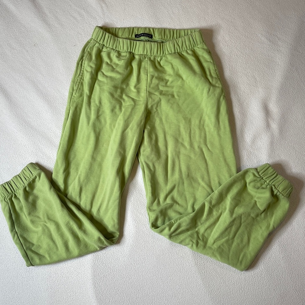 Brandy Melville Rosa Sweatpants - Picture 3 of 5